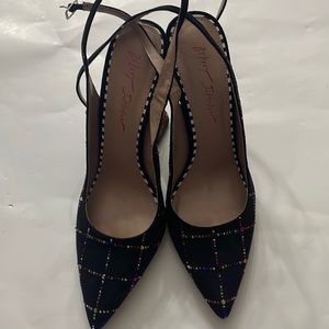 Betsey Johnson, black, pointed heel, size 10